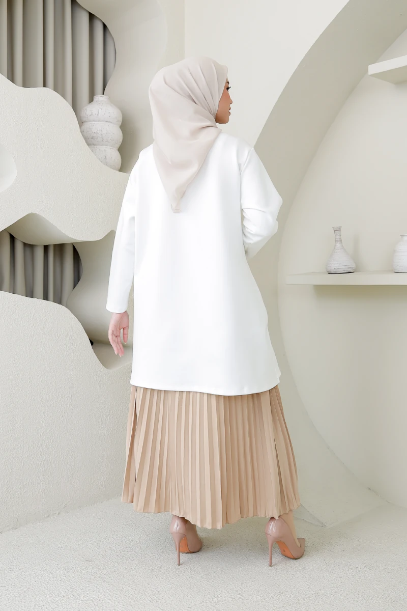 INDOOR Hijacket Dayana Broken White_2 wanita berhijab rok lipit