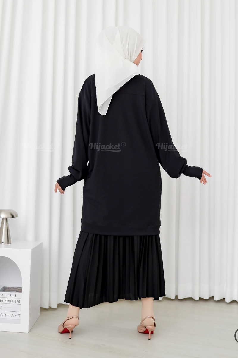 INDOOR Hijacket Khadijah Black_2 Wanita berhijab hitam rok lipit